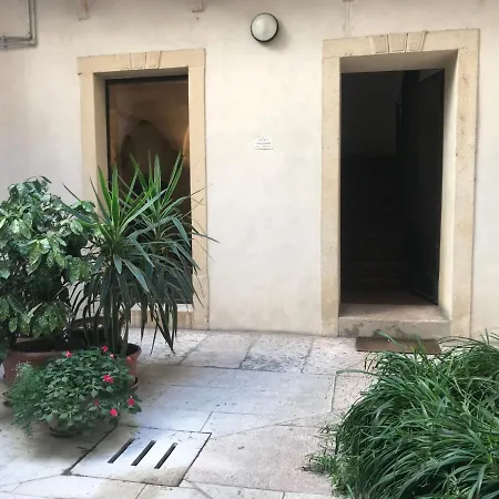 Palazzo Della Torre ゲストハウス